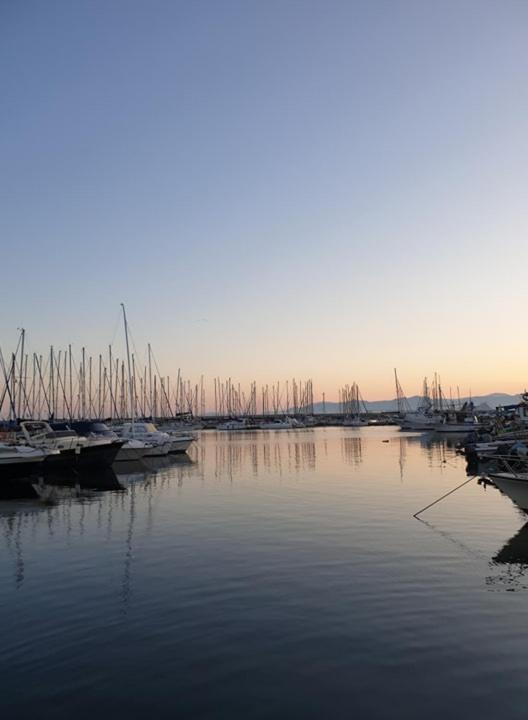 Houseboat Cagliari Hotel Bagian luar foto