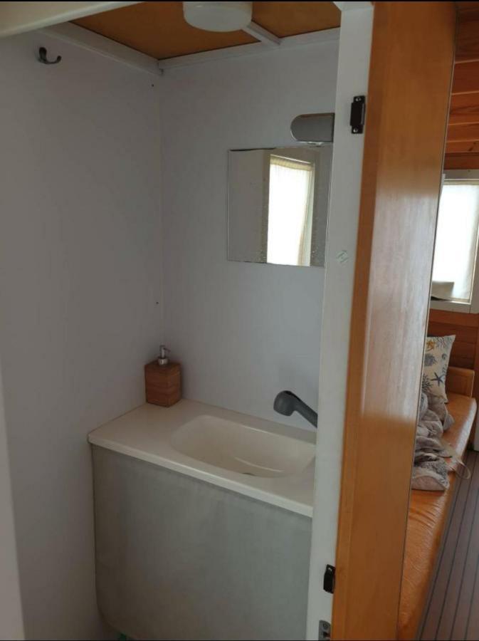 Houseboat Cagliari Hotel Bagian luar foto